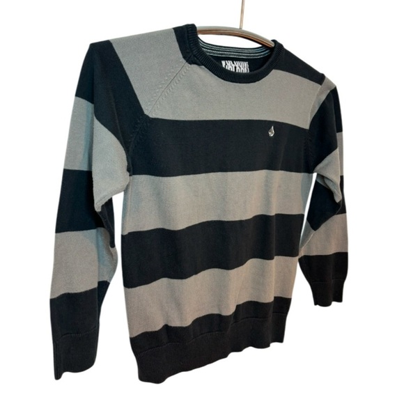 VOLCOM BLACK & GREY STRIPED CREWNECK SWEATER, BOYS SIZE M - Picture 3 of 10